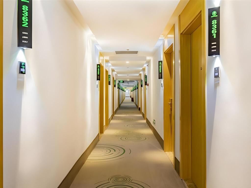 المنشأة من الداخل