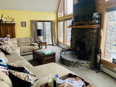 Beautiful Camp with 5 bedrooms, 3 bathrooms and direct trail access