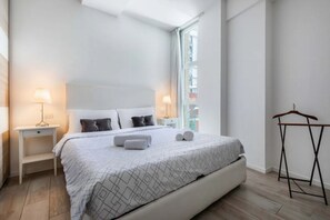 1 bedroom, bed sheets