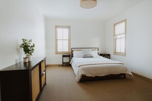 4 bedrooms, desk, travel crib, WiFi - Charming home in the heart of Crested Butte town (Crested Butte)