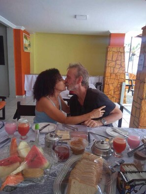 Desayuno buffet incluido todos los días 