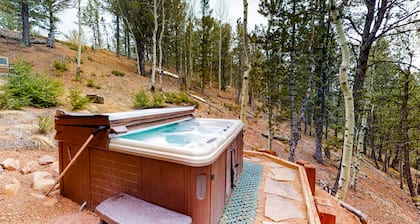 Classic Mountain Home w/ Stunning Views, WiFi, Private Hot Tub & Fireplace