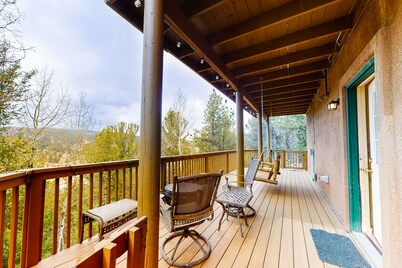 Classic Mountain Home w/ Stunning Views, WiFi, Private Hot Tub & Fireplace