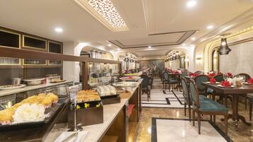 Desayuno estilo bufé