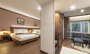 Habitación familiar (Deluxe) | Ropa de cama de alta calidad, minibar, caja fuerte
