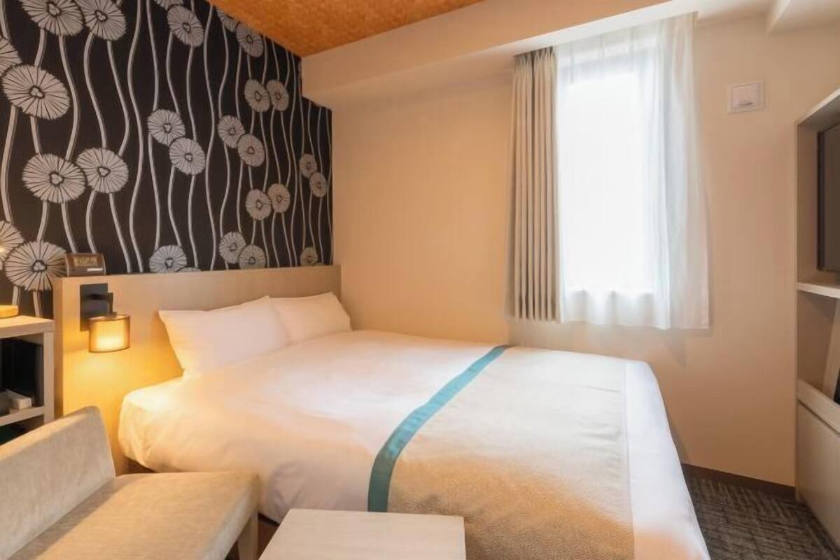 Insonorización, wifi gratis y ropa de cama
