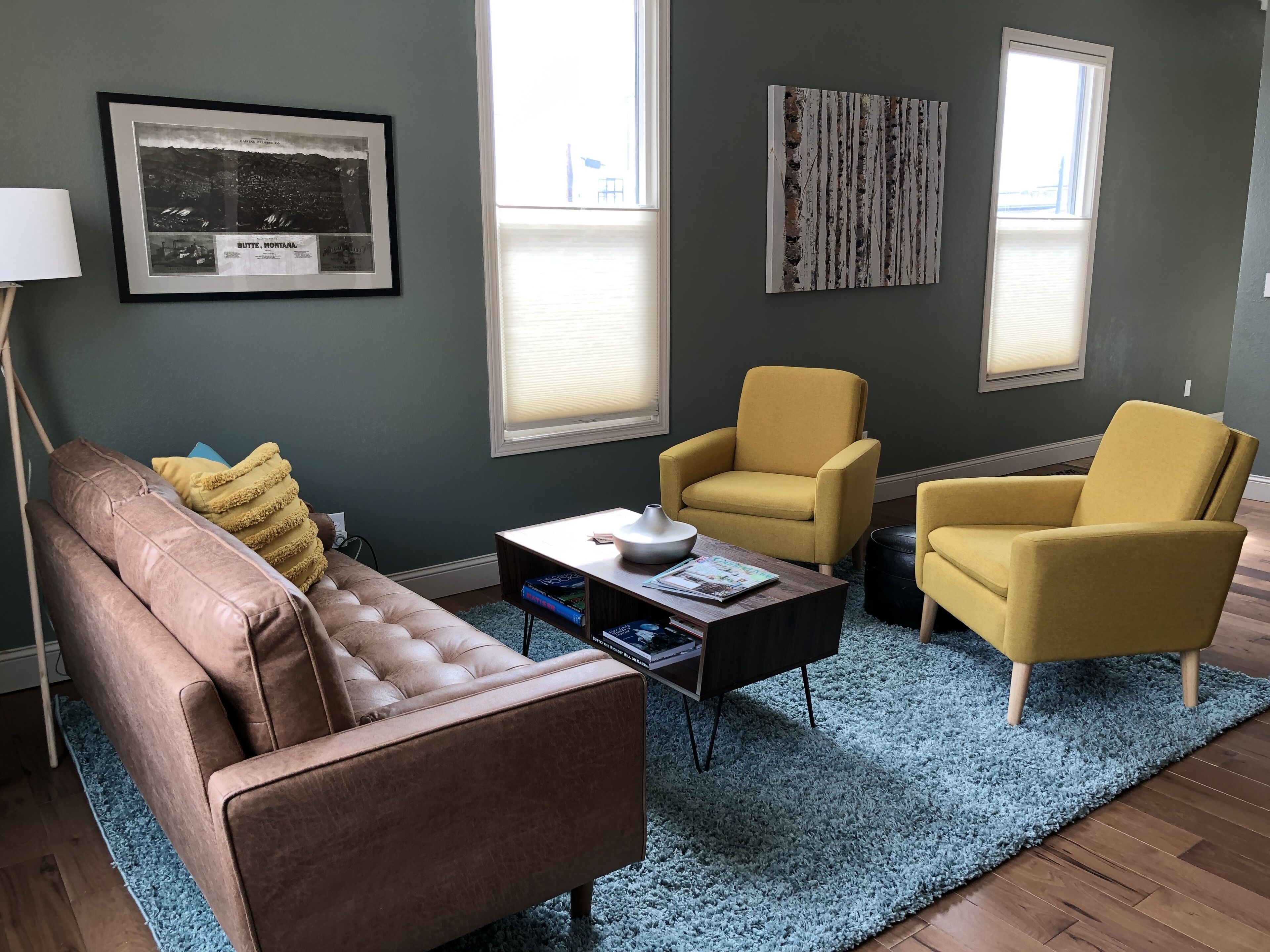Full House in Uptown, Close to Festivals, Restaurants, and Shopping