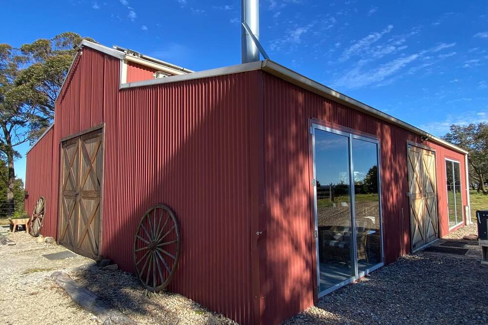 Farm Getaway, Southern Highlands, Pet Friendly,Scottish Highland cattle, alpacas