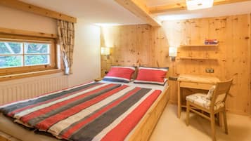 2 chambres, fer et planche à repasser, accès au Wi-Fi (inclus)