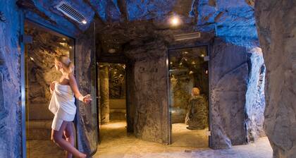 Cosy Vacation Home "Chalet Zur Auszeit" in the Zillertal Area with Mountain View