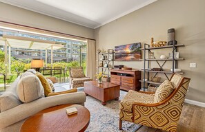 TV, DVD player, stereo - Maui Resort Rentals: Honua Kai – 8BR Groundfloor Residence, Over 5300 Combined Sq. Ft., Massive Lawn Areas, Steps to Pools/Beach/B.B.Q.s! (Lahaina)