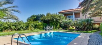 Villa Morera met bergzicht, zwembad, snel Wi-Fi, tuin & terras; Parkeergelegenheid Beschikbaar