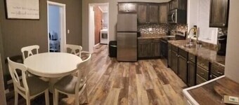 Off season SPECIAL! Prices are slashed! 2bd-1barh with outdoor covered tv area