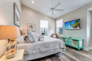 4 bedrooms, desk, iron/ironing board, WiFi