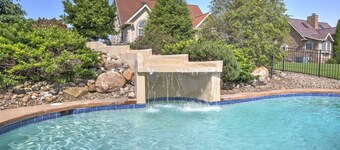 Romantic Cottage with Kitchen & Private Hot Tub