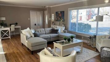 Smart TV, lareira, escritórios