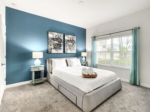 4 bedrooms, iron/ironing board, WiFi, bed sheets