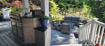 Quiet 4 bedroom Home with Hot Tub nestled in the woods