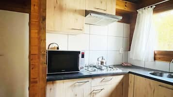 Kühlschrank, Mikrowelle, Geschirrspüler, Hochstuhl