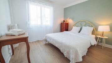 2 chambres, fer et planche Ă repasser, lit parapluie, Wi-Fi