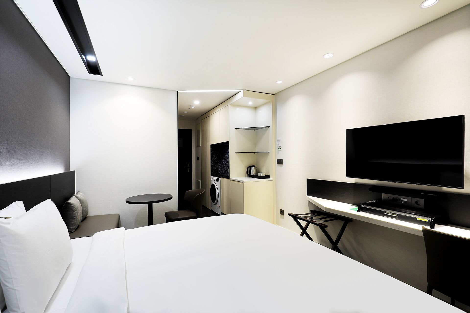 [Special Deal] Hollywood King Room | Premium bedding, desk, laptop workspace, iron/ironing board