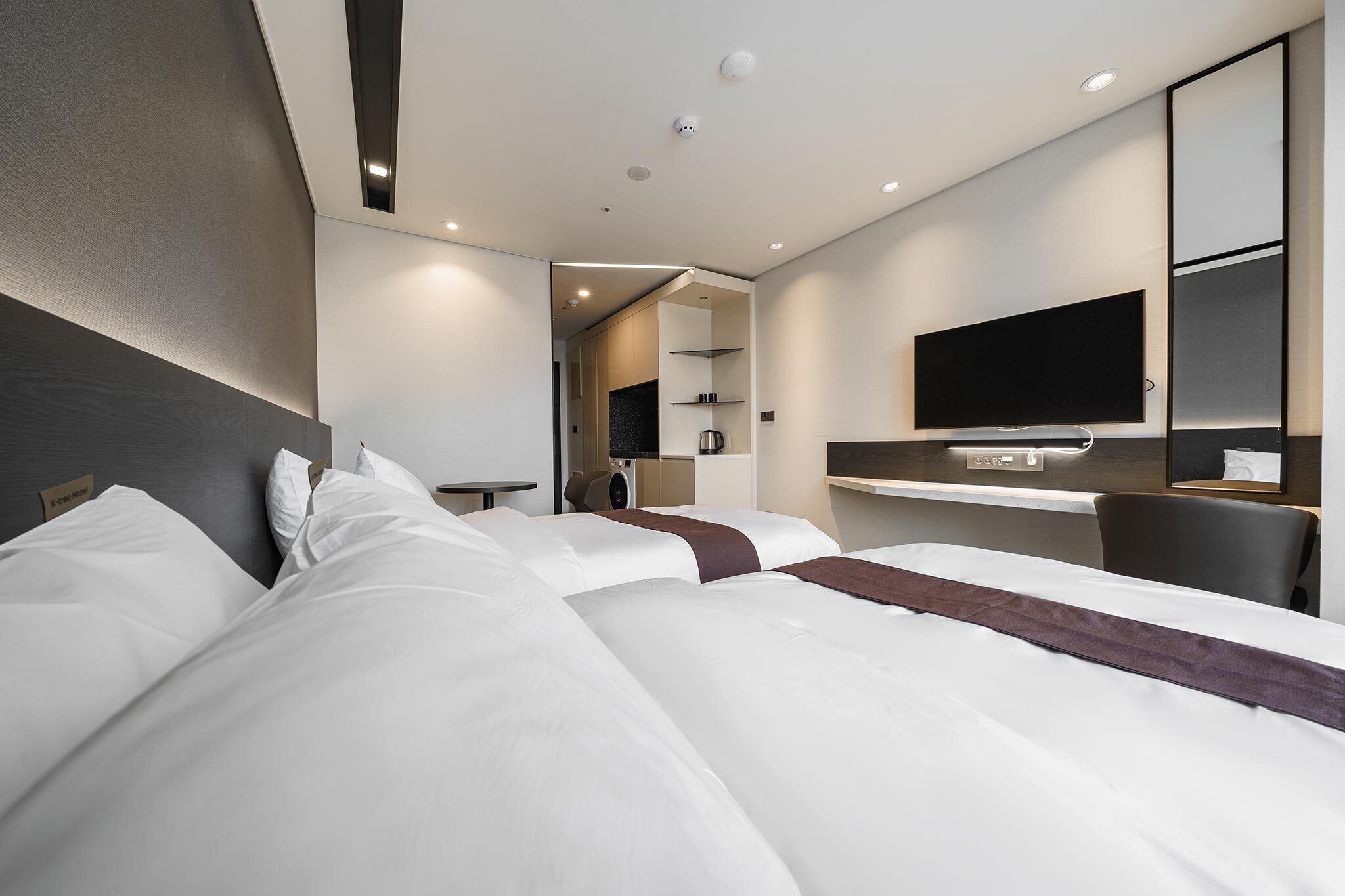 standard twin room | 1 bedroom, premium bedding, desk, laptop workspace