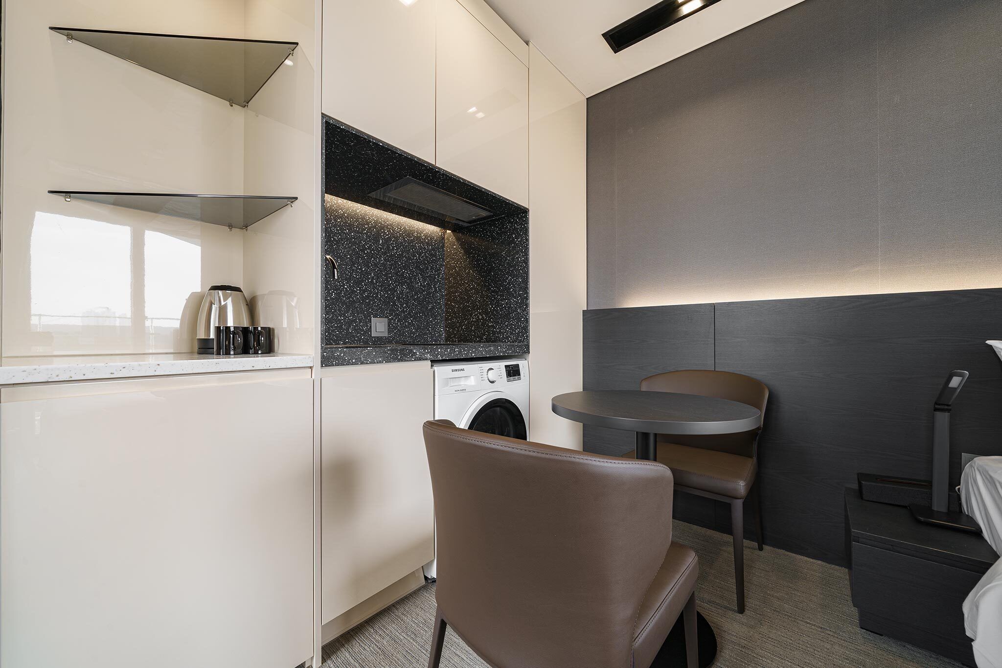 디럭스 더 블룸 | 전용 간이 주방 | 냉장고, 전기 주전자