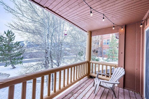 Deer Valley East Ski Condo | 5 Mins to Gondola | Hot Tub | Fireplace |  Parking | Free Ski Rentals