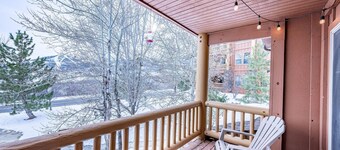 Deer Valley East Ski Condo | 5 Mins to Gondola | Hot Tub | Fireplace |  Parking | Free Ski Rentals