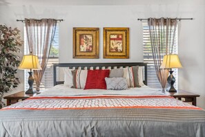 3 bedrooms, desk, iron/ironing board, travel crib - Beautiful n Cozy - Great Location - Private Heated Pool (Chandler)