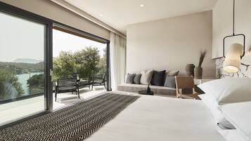 Wow Unobstructed Sea View Suite - Mini Pool | Premium bedding, in-room safe, laptop workspace, blackout drapes
