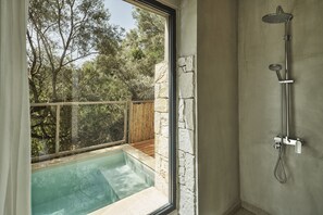 Suite estudio panorámica | Regadera en el baño