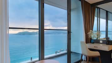 Ropa de cama de alta calidad y minibar
