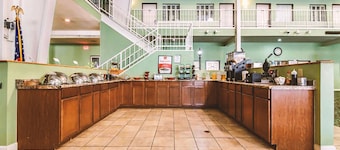 Sky-Palace Inn & Suites McCook