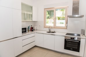 Private kitchen - Luxurypenthouse sea View Pooll Ivy House Tivat (Tivat)