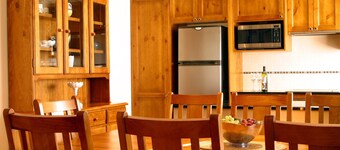 Cottages on Lovedale - No. 2 - 3 bedroom, 2 bathroom cottage in wonderful Lovedale location