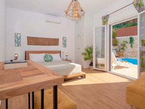 Biệt thự dành cho gia đình, 6 phòng ngủ, đối diện biển (Villa Sky Crete) | 6 phòng ngủ, truy cập Internet không dây miễn phí, bộ trải giường