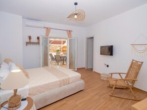 Family Villa, 6 Bedrooms, Sea Facing (Villa Sky Crete) | 6 bedrooms, free WiFi, bed sheets