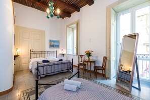 Quadruple Room, Multiple Beds | Individually decorated, individually furnished, soundproofing, free WiFi - Don Pedro Rooms Vicerè di Toledo in the city center (Naples)