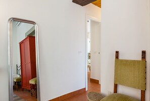 Classic Quadruple Room | 1 bedroom, individually decorated, individually furnished, soundproofing