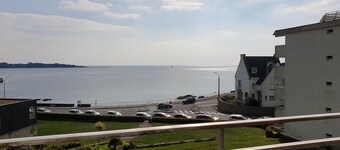 Joli Studio Avec Grand Balcon vue mer