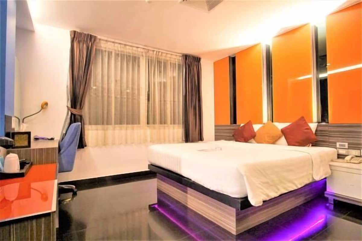 1 bedroom, minibar, in-room safe, desk