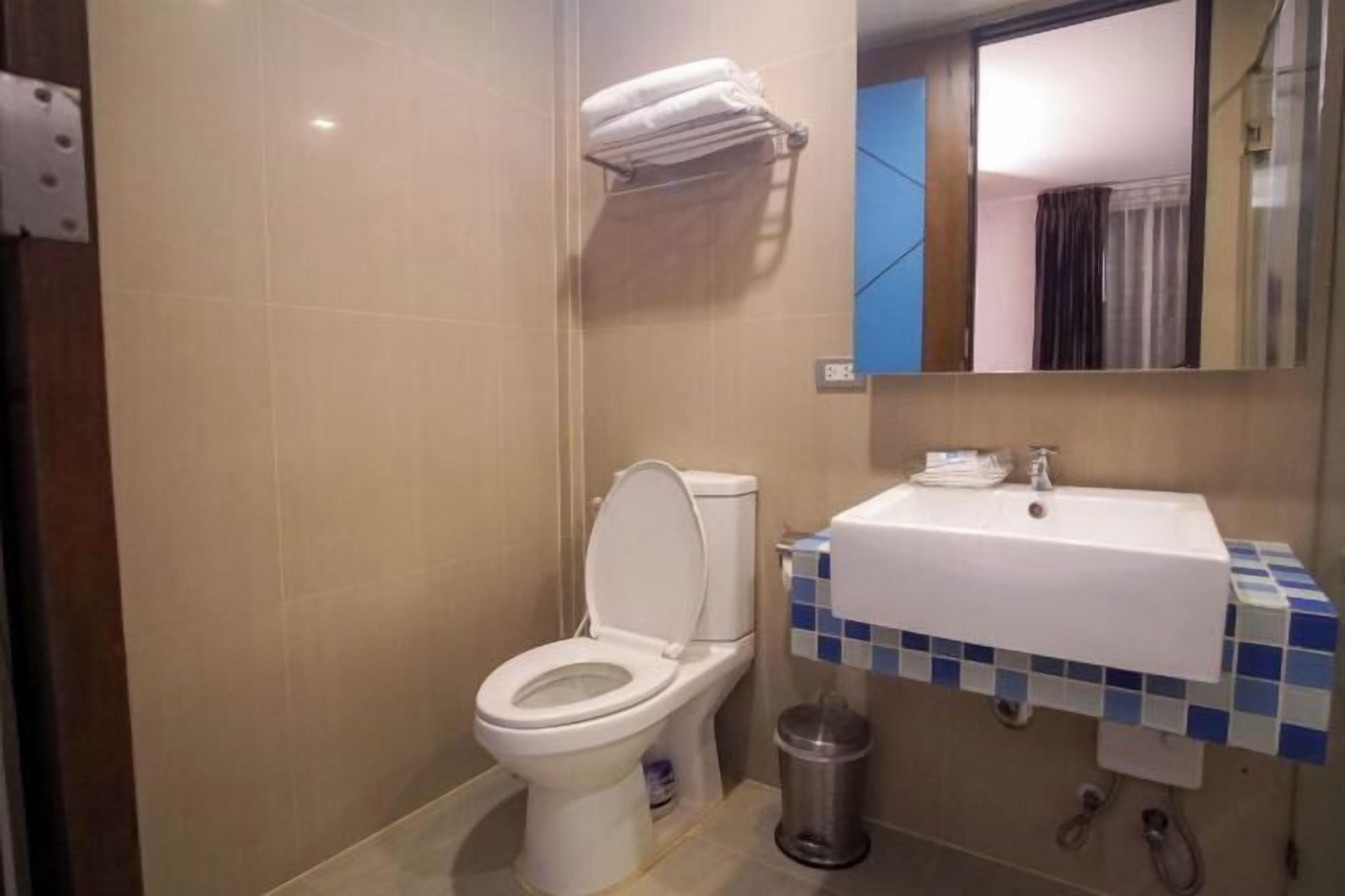 Bathroom | Shower, free toiletries, hair dryer, slippers