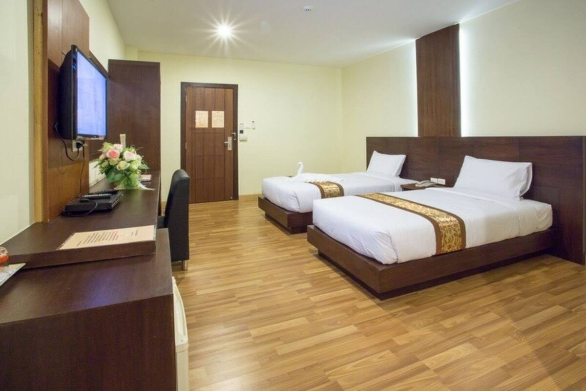 Free WiFi, bed sheets