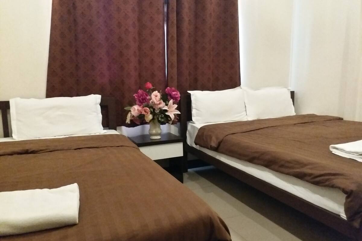 Family Suite | 1 bedroom, desk, iron/ironing board, free WiFi