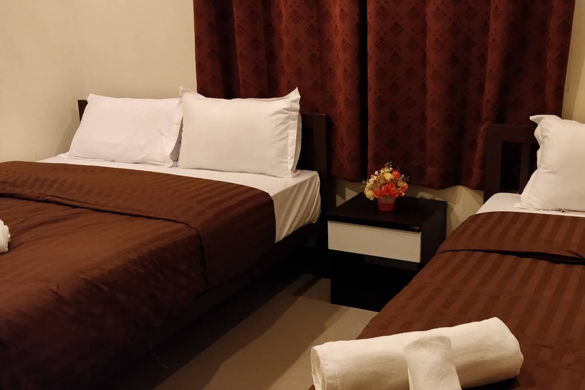 Triple Room | 1 bedroom, desk, iron/ironing board, free WiFi