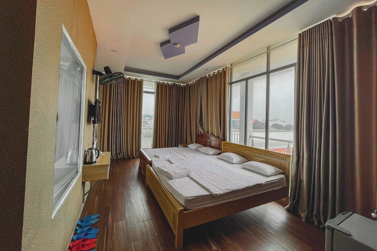 Habitación cuádruple superior | Wifi gratis y ropa de cama