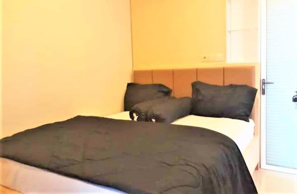 Chambre Standard, salle de bain privée | Bureau, literie fournie