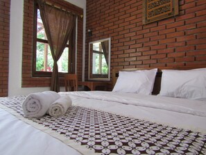 Standard Fan Room | Minibar, desk - Penginapan Udin Syariah Bukit Rhema (Borobudur)
