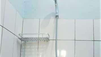 Superior Room | Bathroom | Shower, free toiletries